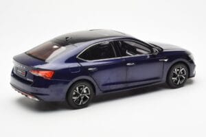 Skoda Octavia Pro ブルー FAW 1:18 ZMR000006BLA メタル - 画像 3/8
