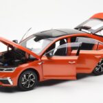 Skoda Octavia Pro オレンジ FAW 1:18 - image 2 of 8