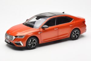 Skoda Octavia Pro オレンジ FAW 1:18