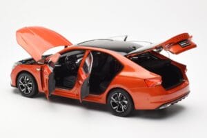 Skoda Octavia Pro オレンジ FAW 1:18 ZMR000006ORA メタル - 画像 5/8