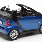 Smart Fortwo 451 カブリオ ブルー & ブラック Minichamps 1:18 - image 3 of 8