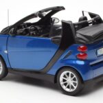 Smart Fortwo 451 カブリオ ブルー & ブラック Minichamps 1:18 - image 7 of 8