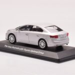 Toyota Avensis T270 シルバー Minichamps 1:43 - image 3 of 4