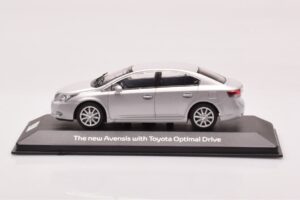 Toyota Avensis T270 シルバー Minichamps 1:43