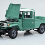 Toyota Land Cruiser 40 4x4 Pickup グリーン Kyosho 1:18 - image 2 of 8