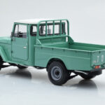 Toyota Land Cruiser 40 4x4 Pickup グリーン Kyosho 1:18 - image 7 of 8