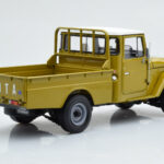 Toyota Land Cruiser 40 4x4 Pickup オリーブ Kyosho 1:18 - image 4 of 8
