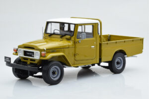 Toyota Land Cruiser 40 4x4 Pickup オリーブ Kyosho 1:18