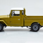 Toyota Land Cruiser 40 4x4 Pickup オリーブ Kyosho 1:18 - image 5 of 8