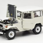 Toyota Land Cruiser FJ40 Van ホワイト Kyosho 1:18 - image 2 of 8