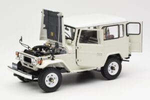 Toyota Land Cruiser FJ40 Van ホワイト Kyosho 1:18 08971W メタル - 画像 2/8