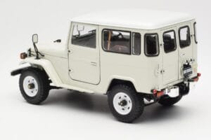Toyota Land Cruiser FJ40 Van ホワイト Kyosho 1:18 08971W メタル - 画像 7/8