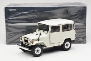 Toyota Land Cruiser FJ40 Van ホワイト Kyosho 1:18 08971W メタル - 画像 8/8