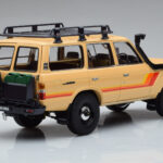Toyota Land Cruiser 60 ベージュ オプションパーツ付き Kyosho 1:18 - image 3 of 12