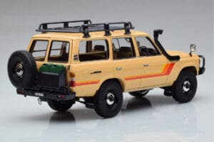 Toyota Land Cruiser 60 ベージュ オプションパーツ付き Kyosho 1:18 08956XBE メタル - 画像 3/12