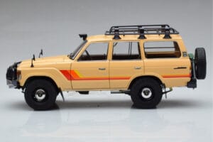 Toyota Land Cruiser 60 ベージュ オプションパーツ付き Kyosho 1:18 08956XBE メタル - 画像 4/12