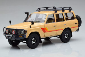 Toyota Land Cruiser 60 ベージュ オプションパーツ付き Kyosho 1:18