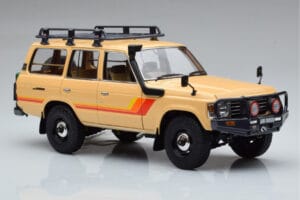 Toyota Land Cruiser 60 ベージュ オプションパーツ付き Kyosho 1:18 08956XBE メタル - 画像 5/12