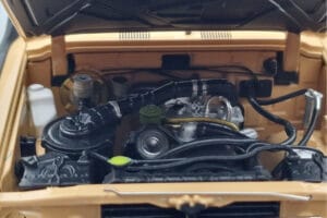 Toyota Land Cruiser 60 ベージュ オプションパーツ付き Kyosho 1:18 08956XBE メタル - 画像 10/12