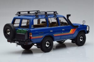 Toyota Land Cruiser 60 ブルー オプションパーツ付き Kyosho 1:18 08956XBL メタル - 画像 3/11