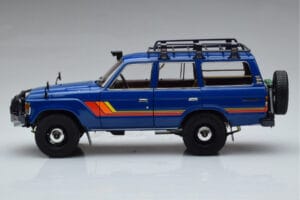 Toyota Land Cruiser 60 ブルー オプションパーツ付き Kyosho 1:18 08956XBL メタル - 画像 4/11