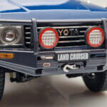 Toyota Land Cruiser 60 ブルー オプションパーツ付き Kyosho 1:18 - image 8 of 11