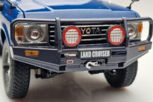 Toyota Land Cruiser 60 ブルー オプションパーツ付き Kyosho 1:18 08956XBL メタル - 画像 8/11
