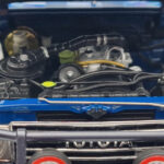 Toyota Land Cruiser 60 ブルー オプションパーツ付き Kyosho 1:18 - image 9 of 11