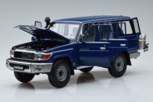 Toyota Land Cruiser J76 ブルー Almost Real 1:18 870101 メタル - 画像 2/7
