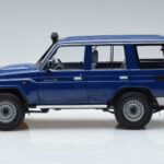 Toyota Land Cruiser J76 ブルー Almost Real 1:18 - image 4 of 7