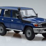 Toyota Land Cruiser J76 ブルー Almost Real 1:18 - image 5 of 7