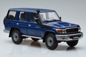Toyota Land Cruiser J76 ブルー Almost Real 1:18 870101 メタル - 画像 5/7