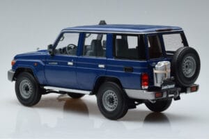 Toyota Land Cruiser J76 ブルー Almost Real 1:18 870101 メタル - 画像 6/7