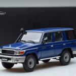 Toyota Land Cruiser J76 ブルー Almost Real 1:18 - image 7 of 7