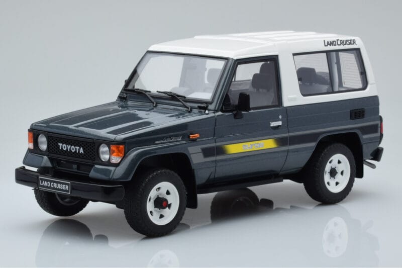 Toyota Land Cruiser LJ73 グレー Otto 1:18