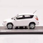 Toyota RAV4 XA30 ホワイト Minichamps 1:43