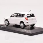 Toyota RAV4 XA30 ホワイト Minichamps 1:43 - image 3 of 4