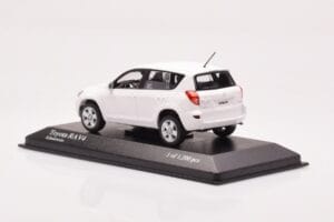 Toyota RAV4 XA30 ホワイト Minichamps 1:43 400166571 メタル - 画像 3/4