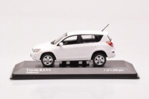 Toyota RAV4 XA30 ホワイト Minichamps 1:43