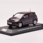 Toyota Urban Cruiser パープルメタリック Minichamps 1:43 - image 2 of 4