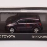 Toyota Urban Cruiser パープルメタリック Minichamps 1:43 - image 4 of 4