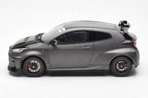 Toyota GR Yaris Circuit Package ブラック Otto 1:18 OT1046 メタル - 画像 3/6
