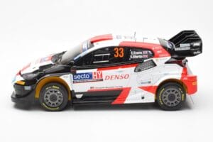 Toyota GR Yaris Rally1 #33 E. Evans / S. Martin Rally Finland 2023 IXO 1:18 18RMC174A メタル - 画像 3/6
