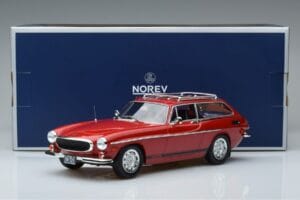 Volvo 1800 ES レッド Norev 1:18 188723 メタル - 画像 7/7
