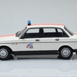 Volvo 240 GL ポリス ベルギー Minichamps 1:18 - image 3 of 6