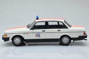 Volvo 240 GL ポリス ベルギー Minichamps 1:18 155171492 メタル - 画像 3/6