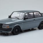Volvo 240 Turbo グレー IXO 1:18