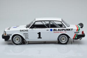 Volvo 240 Turbo IPS Racing Blaupunkt #1 P. Stureson DTM Zolder 1986 IXO 1:18 18RMC106 メタル - 画像 3/6