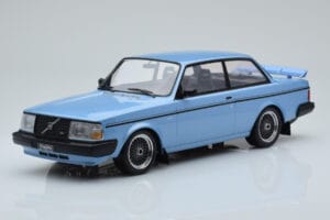 Volvo 240 Turbo ライトブルー IXO 1:18
