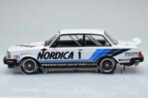 Volvo 240 Turbo Nordica #1 J. Cecotto / A. Olafsson ETCC Brno 1986 IXO 1:18 18RMC087 メタル - 画像 3/6